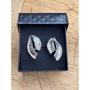 Vintage Silver-Tone Clip-On Earrings In Abstract Leaf Design
